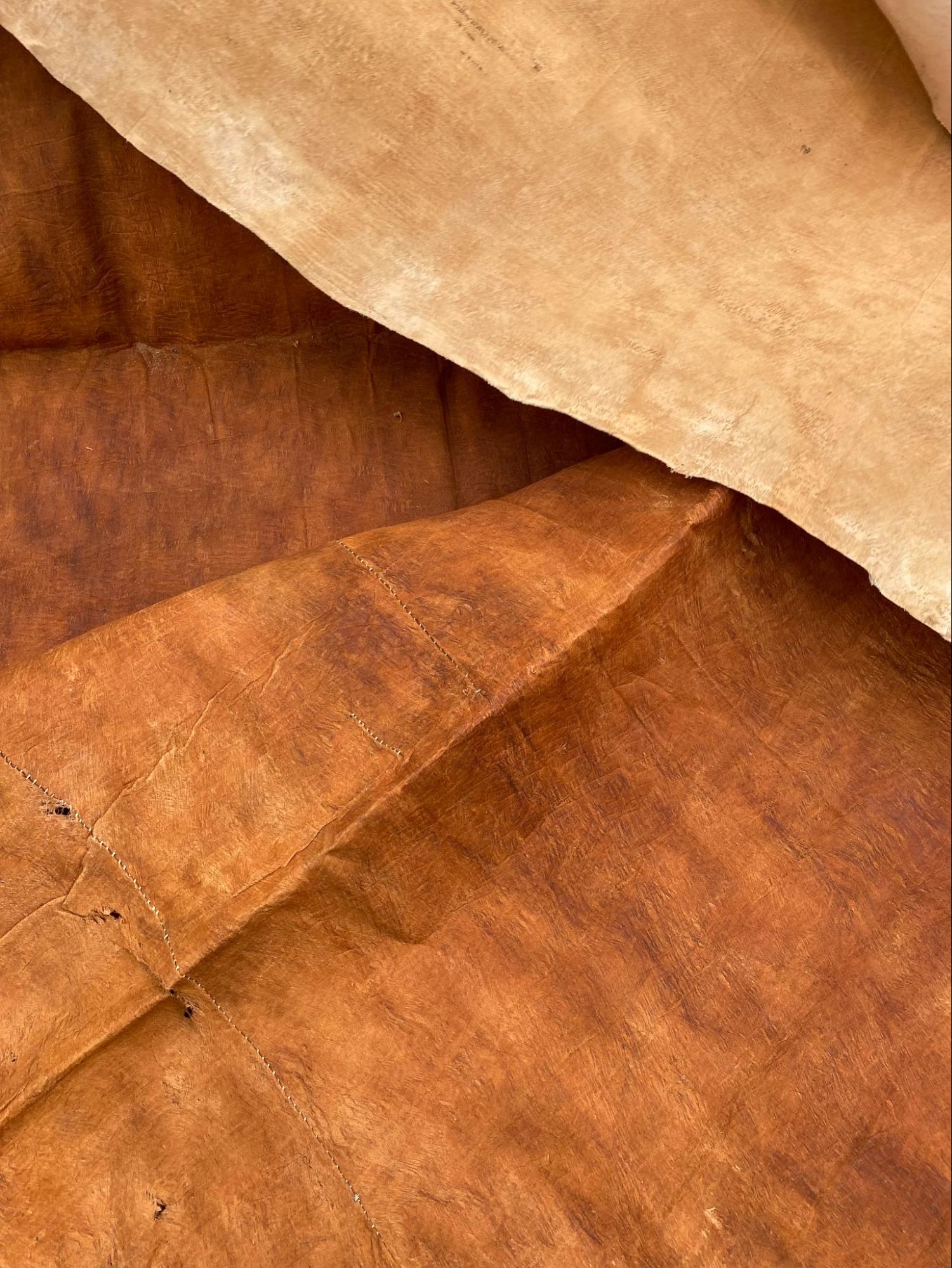 革に代わる注目素材！？サステナブルな素材・バーククロスのご紹介です