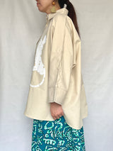 オーバーサイズシャツ -ベージュシャツxホワイトチーター -