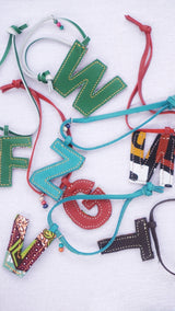 イニシャルキーホルダー - V -