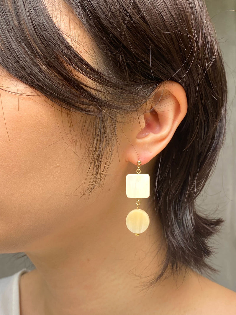 Marushikaku Short Earrings -Circle Beige & White-