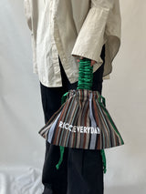 One handle, kin -chasta, satin -green x brown-