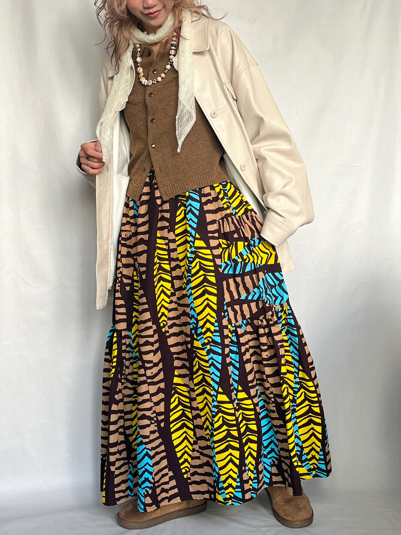 Side tiered skirt - spiral staircase -