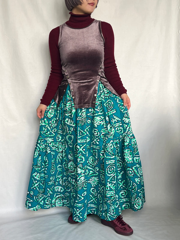 Side tiered skirt - spiral staircase -