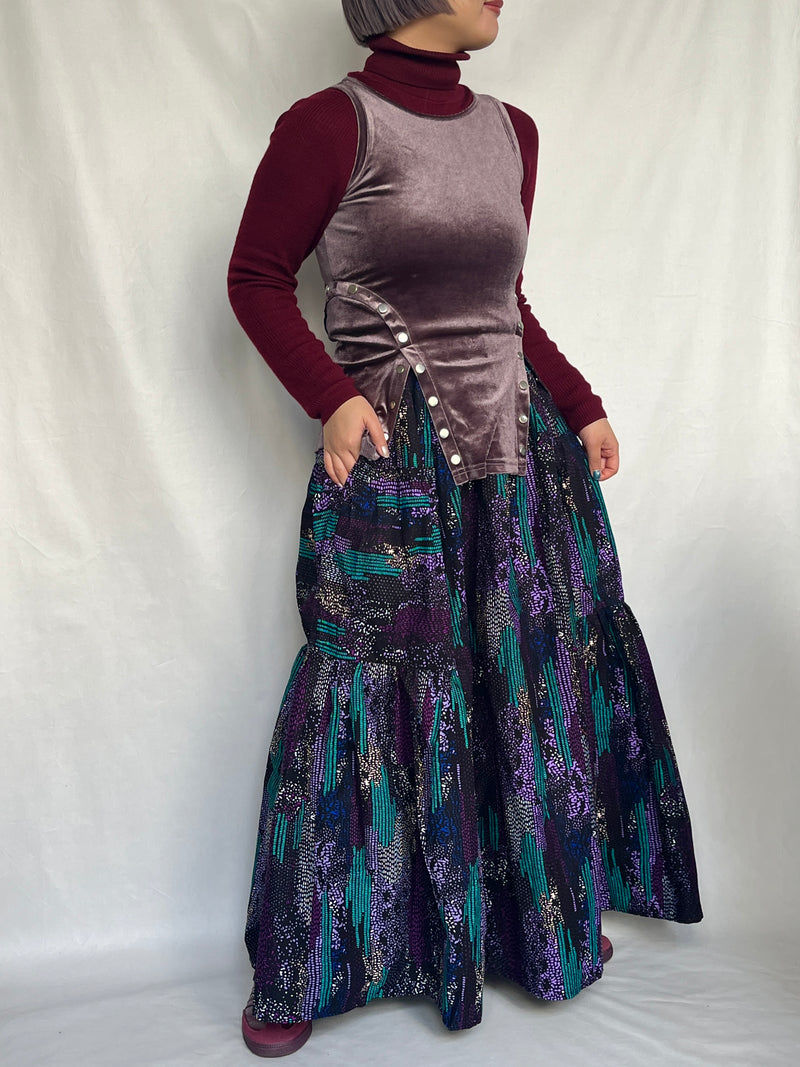 Side tiered skirt - spiral staircase -