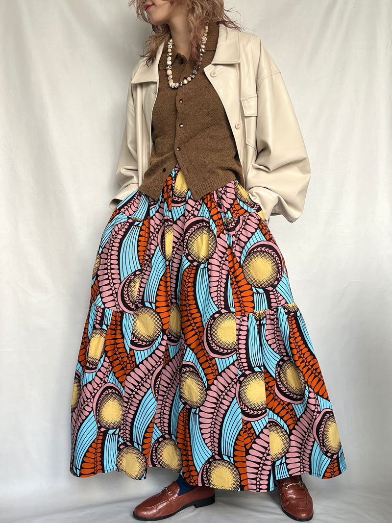 Side tiered skirt - spiral staircase -