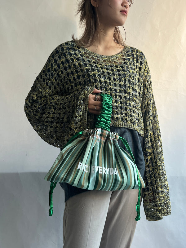 One handle, kin -chasta, satin -green x brown-