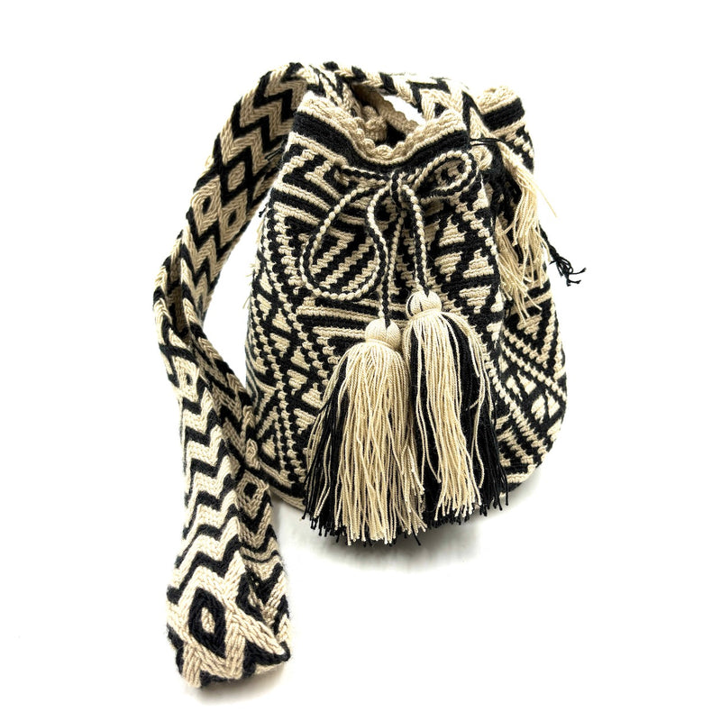 モチーラ・ドスエブラスM - ホワイト＆ブラック -