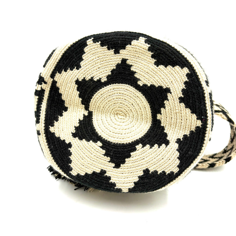 モチーラ・ドスエブラスM - ホワイト＆ブラック -