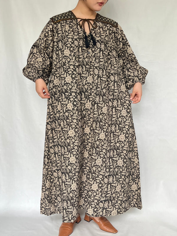 No.54【saruche】ショルダーパッチ前リボンワンピース - ブラック -