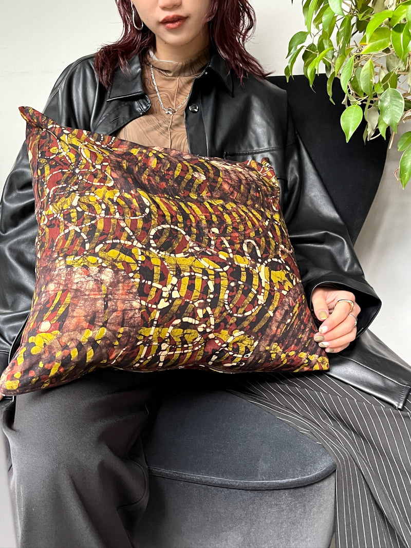 Cushion cover -Batik Bumble Beejusper-