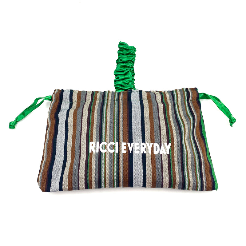 One handle, kin -chasta, satin -green x brown-