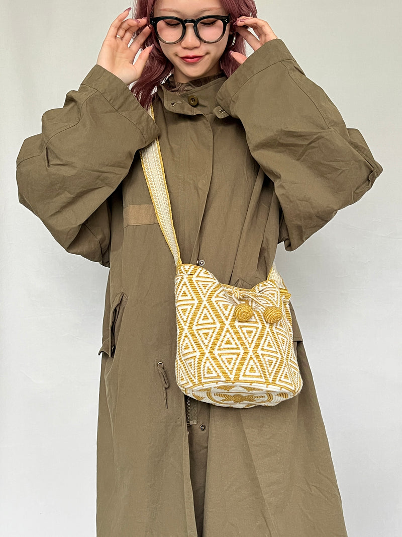 モチーラ・ウナエブラ・スパークル M - ホワイト＆ゴールド -