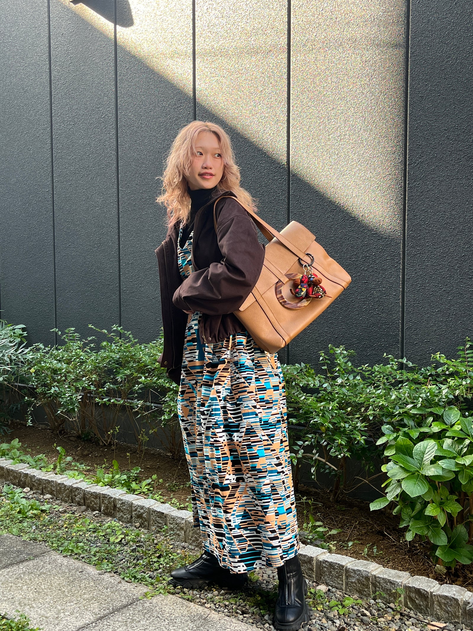 Re.Verofonna ヴェロフォンナ　バックフリル長袖カットソー　キャメル Re.Verofonna - Re.Verofonna ヴェロフォンナ バックフリル長袖