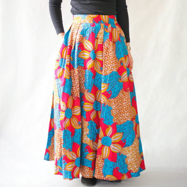 Random Tack Skirt -Big Flower Red & Blue-