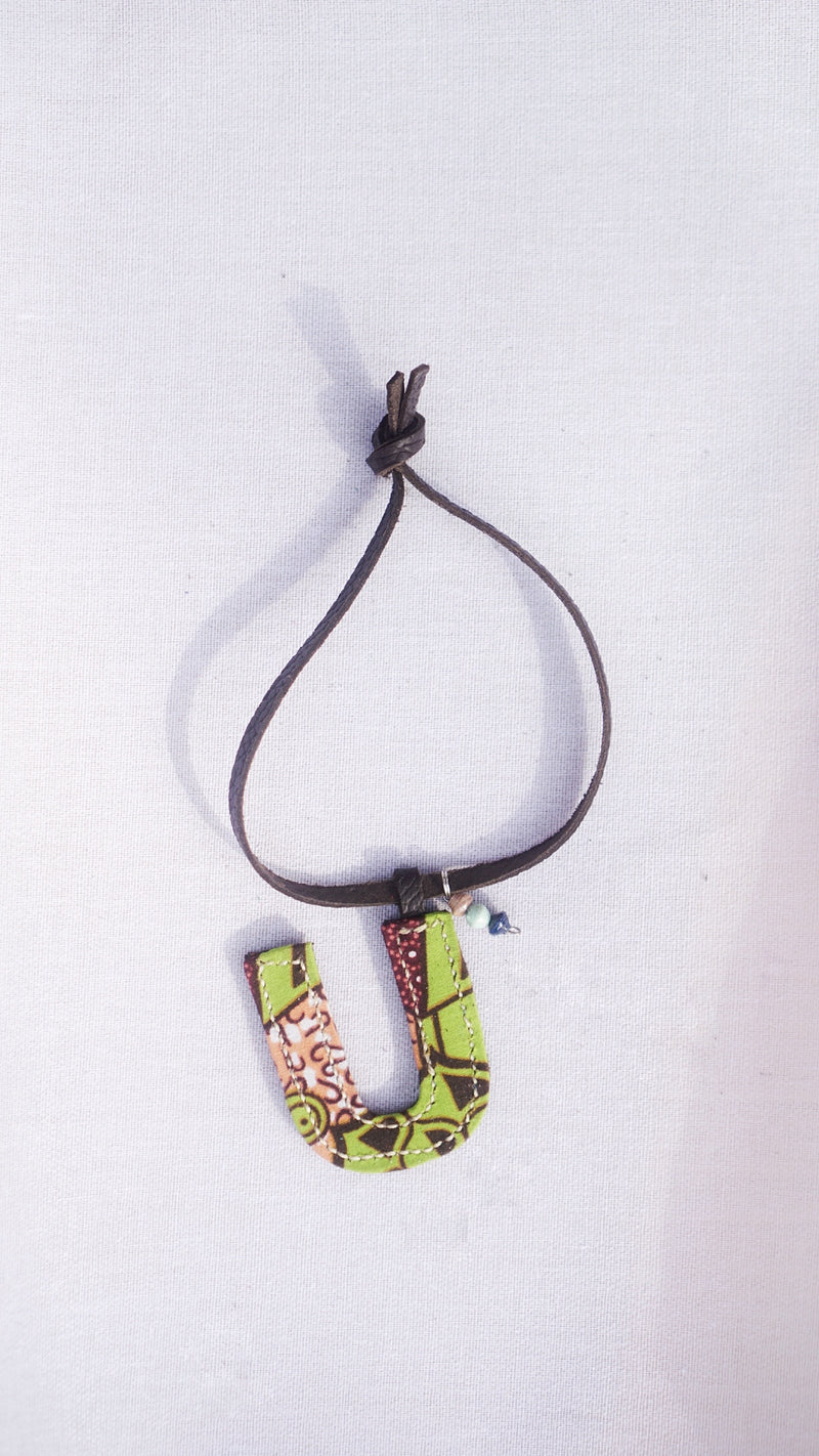 Initial key chain -U-