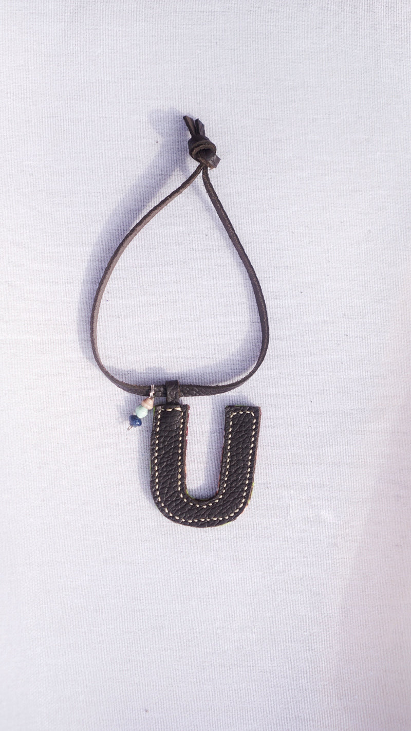 Initial key chain -U-